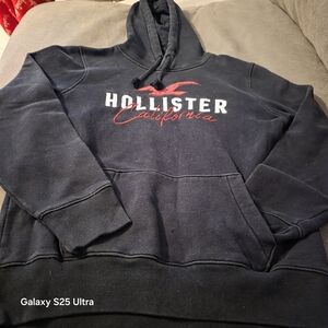 B026 Hollister Unisex Black Hoodie